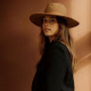 Meet your Posher, Genevieve